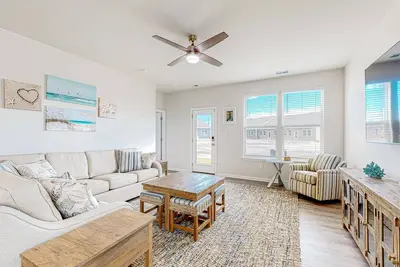 Image de Millville by the Sea home with clubhouse, pools & wellness center access