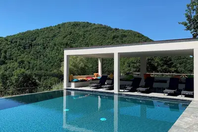 Image de Ferme \"Parulia Country House - Estia\" avec piscine partagée, terrasse partagée et Wi-Fi.