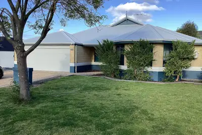 Image de Full private 3 bed House in quiet location 5 mins from beach in Yakamia, Albany.