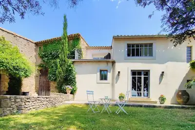 Image de Jolie maison de maître rénovée avec piscine et ses extérieurs