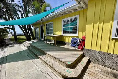 Image de Banana River Cabin - 3 Bed/2 Bath Riverfront Home