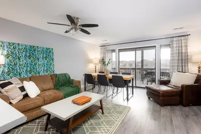 Walk-in Condo on the 17th Hole!