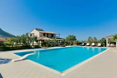 Image de Villa à Castellammare Del Golfo avec 5 chambres à coucher, 10 couchages