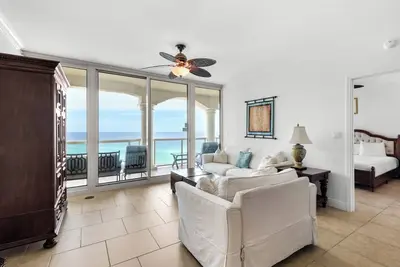 Image de 🏝️Gulf Front-Walk2Beach-Pool-Golf Course-2br Portofino 5-1708