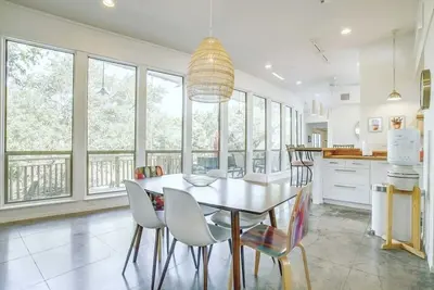 Image de New! The Agave House - A Waterfront Mid-Century Modern Getaway!