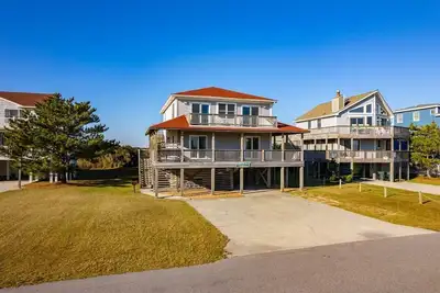 Image de Semi-Oceanfront, Hot Tub, Pool and Tennis Access