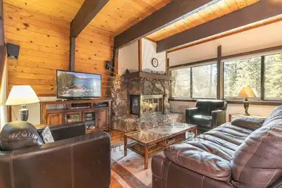 Image de Spacious home near park! (319wi)