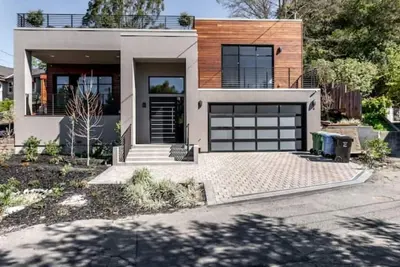 Image de Ultra Luxe Lafayette Modern House Brand New