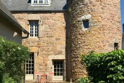 Image de Vacances près de la mer dans une maison médiévale