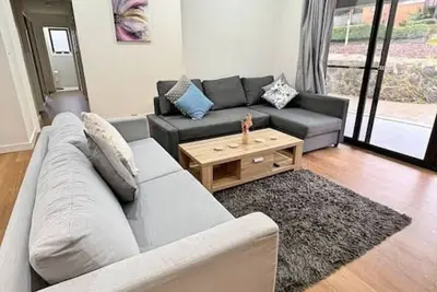 Image de Lavish in Lyons - 3bd 2bth spacious & modern home