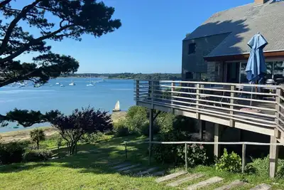 Grande maison d'architecte sur la petite plage
