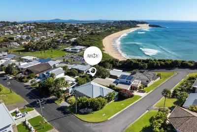 Image de Stunning Beach Views - Family Favourite!