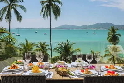 Image de Villa Nirvana - Tropical Chic Oceanview 4br Haven with a Shared Beachfront Pool
