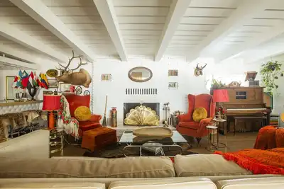 Image de Mid-Century Modern Farmhouse (Horse Friendly)