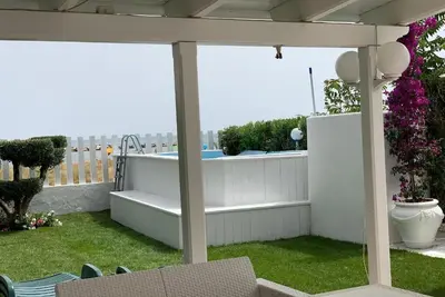 Image de Villa with Pool and direct access to the sea