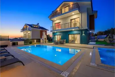 Image de Fethiye Ă–lĂĽdeniz de 3+1 LĂĽks Villa