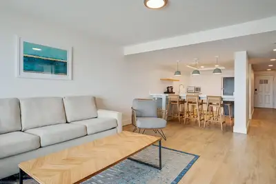 Image de Your Home Away From Home! Onsite Pool, Free Breakfast, Free Parking