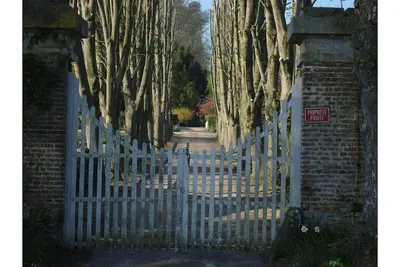 Image de Gîte de charme. Le \nManoir de la Porte, entre terre & mer. 4 hectares, Tennis.