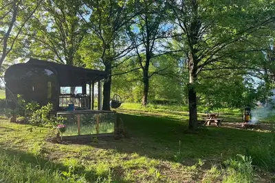 Image de Magnifique Chalet en bois perdu dans la campagne Béarnaise.