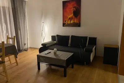 Image de Schöne Wohnung mit Wohnzimmer und Esstisch