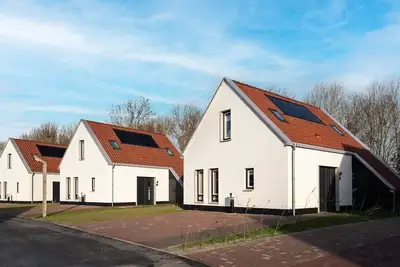 Image de Logement de vacances individuel pour 6 personnes avec 3 salles de bains