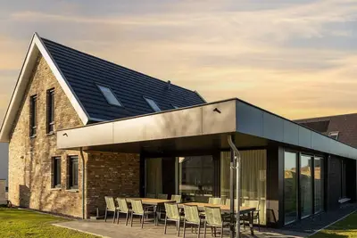 Image de Logement individuel pour 12 personnes avec piscine intérieure privée
