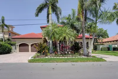 Image de Private Waterfront Heated Pool 1 Mile From Beach