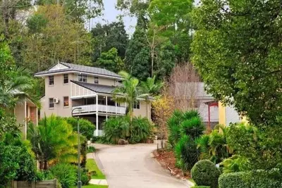 Image de Executive spacious big house near shops\/buses\/train