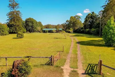 Image de Rippa's Rest Crescent Head