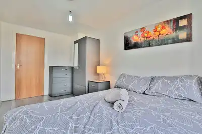 Image de Spacious 2 Bed Flat - Private parking - Holiday use or Contractors