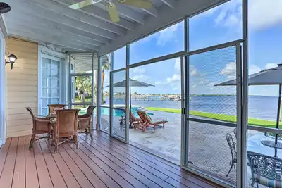 Image de Upscale Waterfront Palm City Home w\/ Dock!