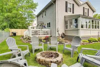 Image de Sodus Point Home - Walkable to Beach!