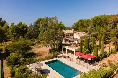 Image de Maison de famille 8 chambres vue mer, site exceptionnel piscine tennis gardien