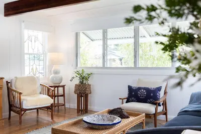 Image de Free night on us this winter at Miramar Coastal Cottage
