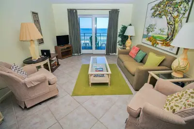 Image de Direct Oceanfront Beauty with Amazing Views of the Beach