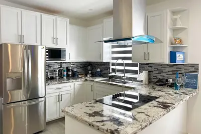 Image de Ultimate Downtown Home Has it all!