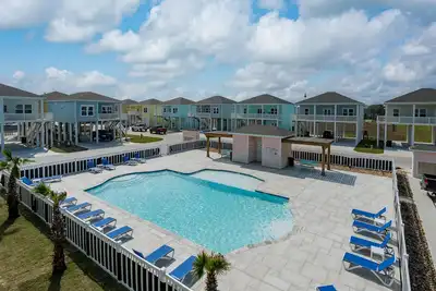 Image de Red Tail Getaway | Exceptional Amenities, Pool