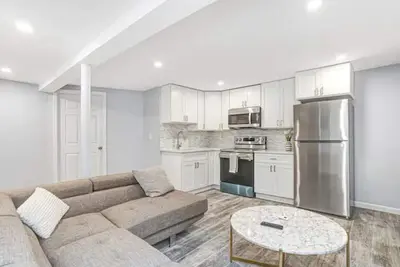 Image de Luxury Living in West New York. Minutes to Nyc!