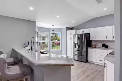 Image de Fully Renovated at Heron's Glen Golf Course Community