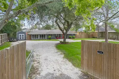 Image de Newly Remodeled Modern Farmhouse on an Acre
