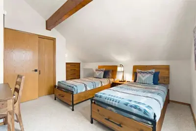Image de Govy Chalet Cabin w/ Ski Bowl Views-Center of Town
