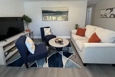 Dunedin Living - Walking distance to All!