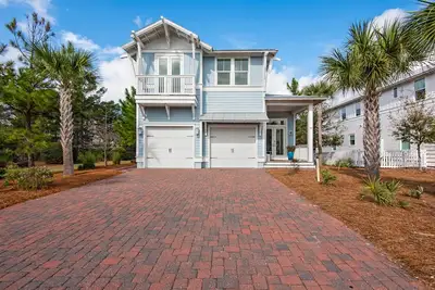 Image de 30a Luxury Home Big Blue Beach House Located At The Hud/Big Chill In Prominence