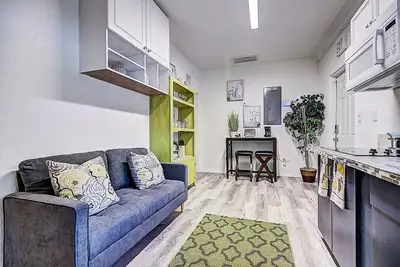 Image de Cozy 2 bedroom Near Downtown Pet-Friendly