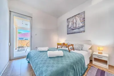 Image de Appartement d'une chambre avec la terrasse Kastel Luksic, Kastela (A-20582-c)