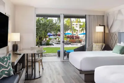 Image de Unwind & Relax Here! Outdoor Pool, Parking, Minutes from Nawiliwili Bay!