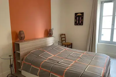 Image de Détente près du Loir : Chambre et salon privés, idéal pour randonnées et proche des 24h du Mans