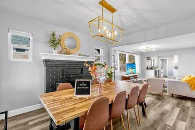 Image de 4016 Entire+Adu · 6b3b 3 Unit Morden Home close to Greenlake Uw & Dt
