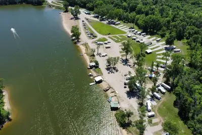 Image de Rv on a lake in a campground. <br><br>Great for parties