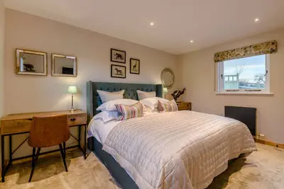 Image de The Best 5 Star Brand New Break Awaits! Yorkshire Daleshot Tubpet Friendlypub